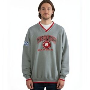 Lee sport Wisconsin Badgers Gray v-neck long sleeves sweater, plus size XXL